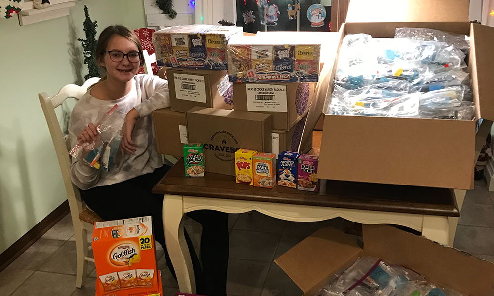 Anna Bibly - Teenager helps the homeless