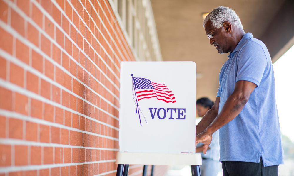 Man voting