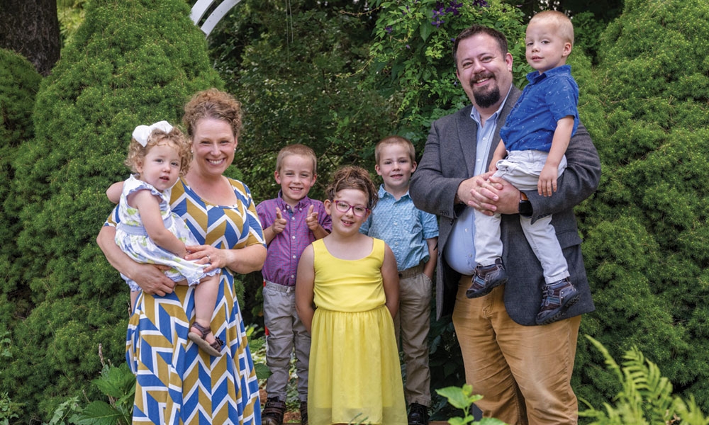 Budd Family (L to R): Felicity (2), mom Maureen, Benedict (5), Eleanor (8), John Paul (7), dad Richard and Peter (3)