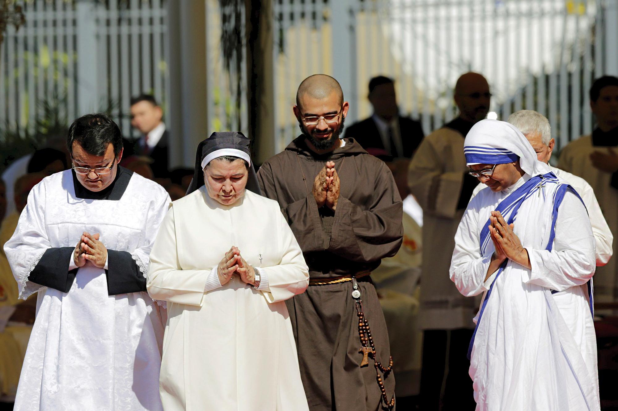 Priest Pastor Nun Brother How Are These Roles Different