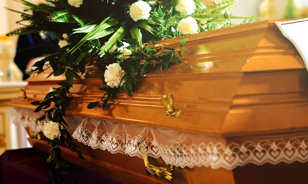 Por qué rezar por los muertos? | Faith Magazine