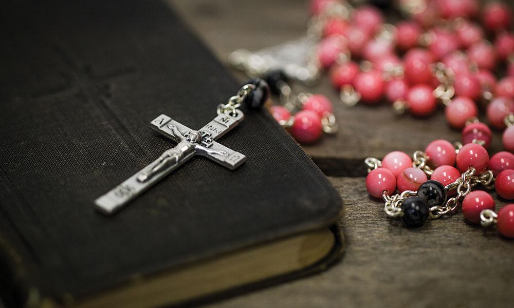 A Beginner's Guide to the 54-Day Rosary Novena | Faith Magazine