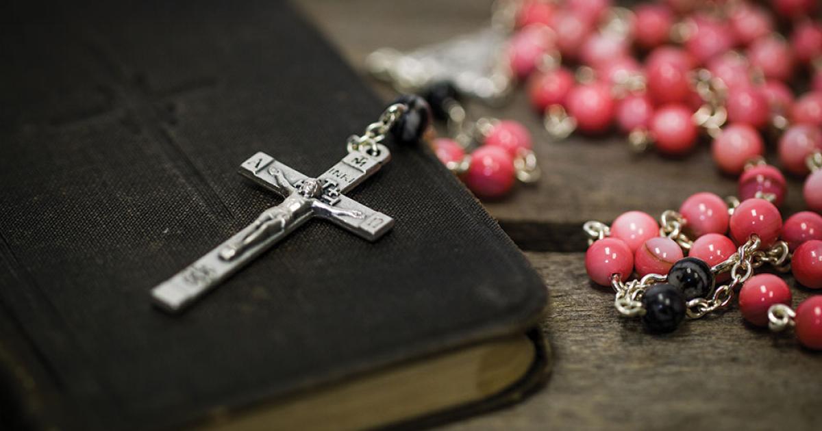 A Beginner’s Guide to the 54-Day Rosary Novena | Faith Magazine