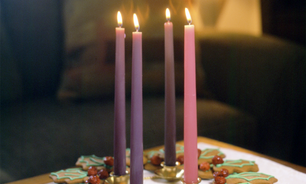 Candles, cookies, Closeness and Christmas